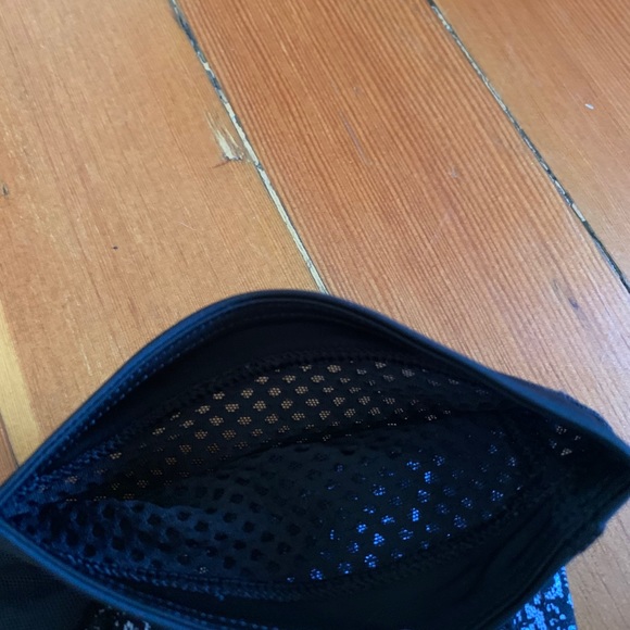 Lululemon Crops Size 2 Like New Condition - Picture 6 of 6